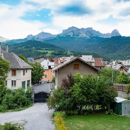 Charme Et Standing Centre Apartment
